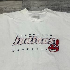 Vintage MLB Cleveland Indians White Red XL Crew‎ Neck Embroidered Logo T-Shirt